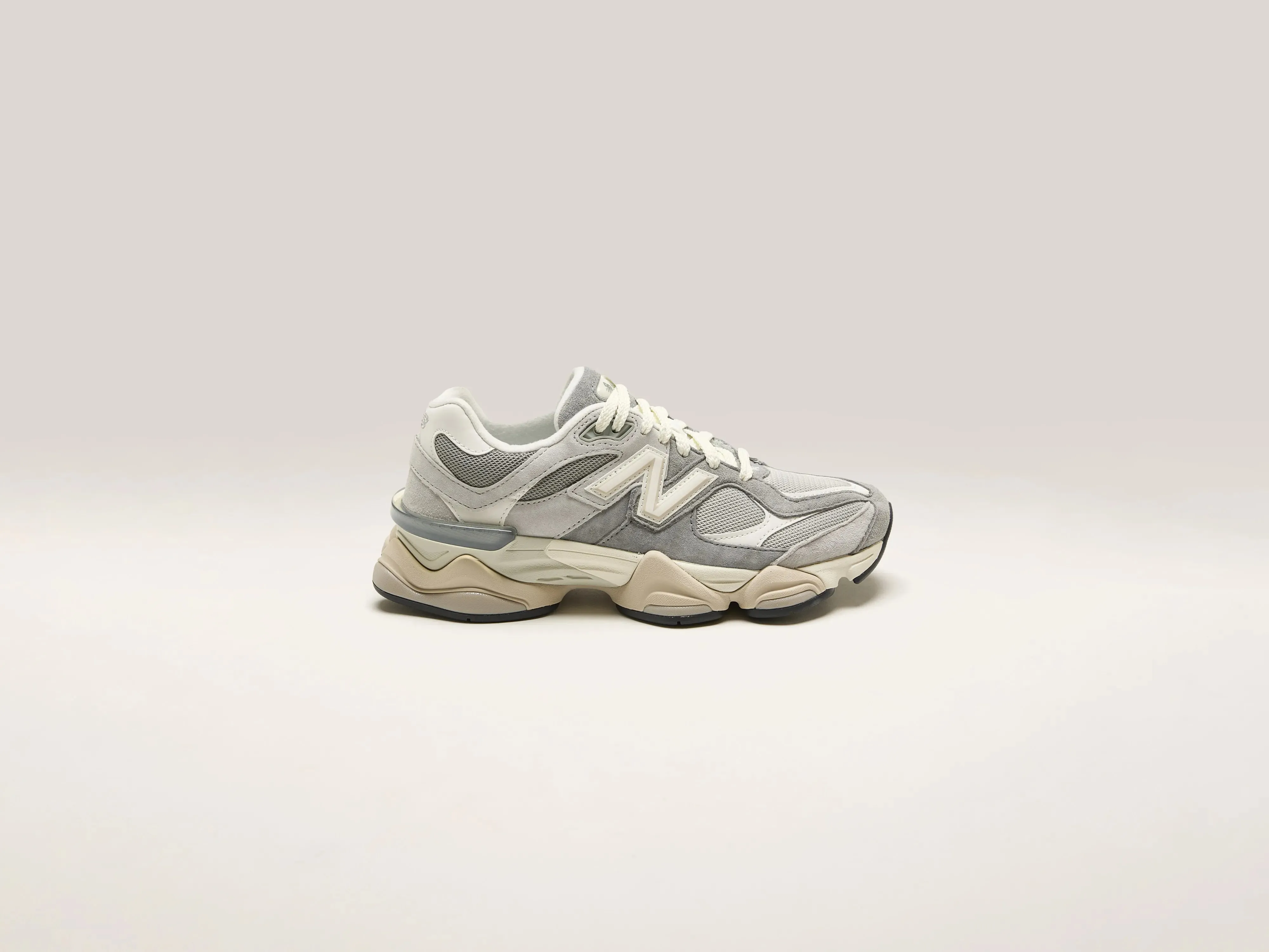 9060 for Women (242 / W / GREY)