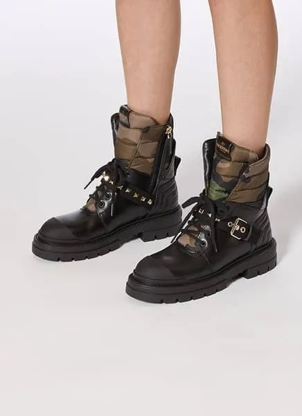 VALENTINO GARAVANI - Rockstud Combat Boot In Nero/ Camo